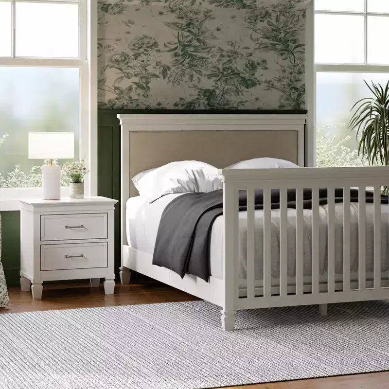 Culla convertibile 4-in-1 con sponda per bambino, noce e bianco, certificata Greenguard Gold