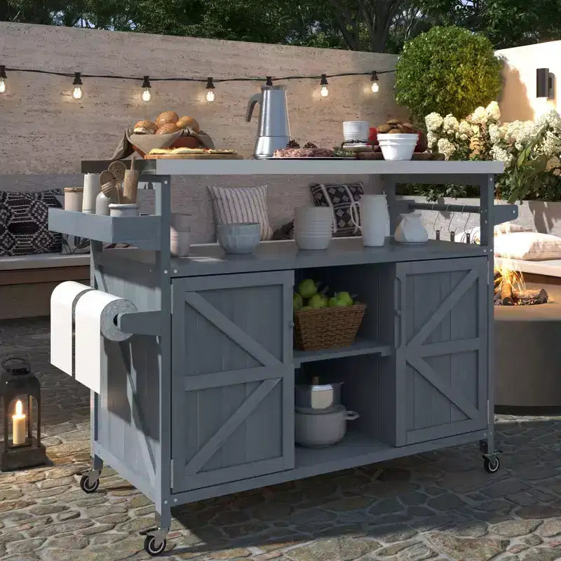 Isola da cucina per esterni con piano griglia in acciaio e ripiano, carrello bar in legno massello con ruote bloccabili per giardino e barbecue