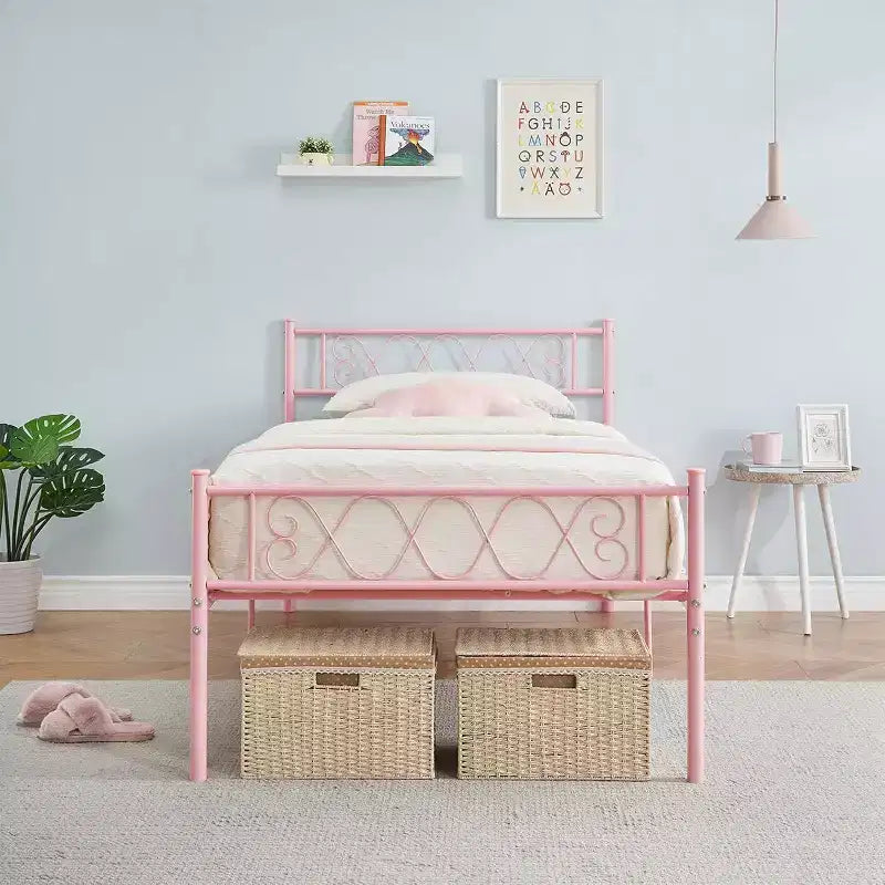 Struttura letto in metallo a una piazza con testiera e pediera a forma di cuore | 31 cm di spazio sotto il letto