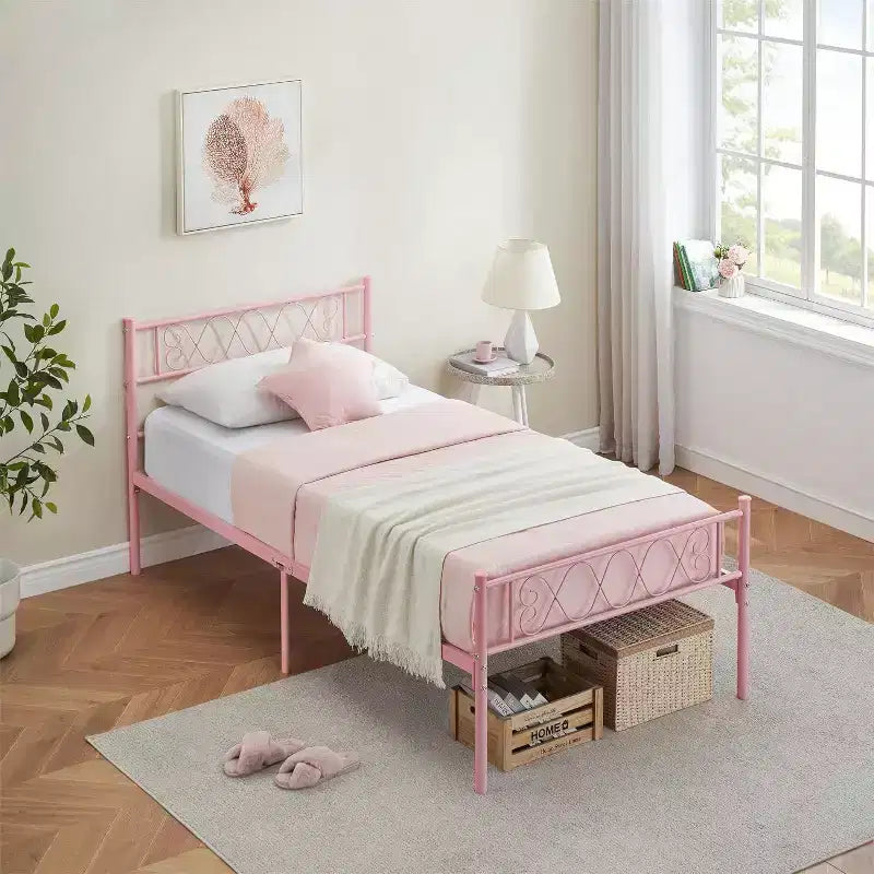 Struttura letto in metallo a una piazza con testiera e pediera a forma di cuore | 31 cm di spazio sotto il letto