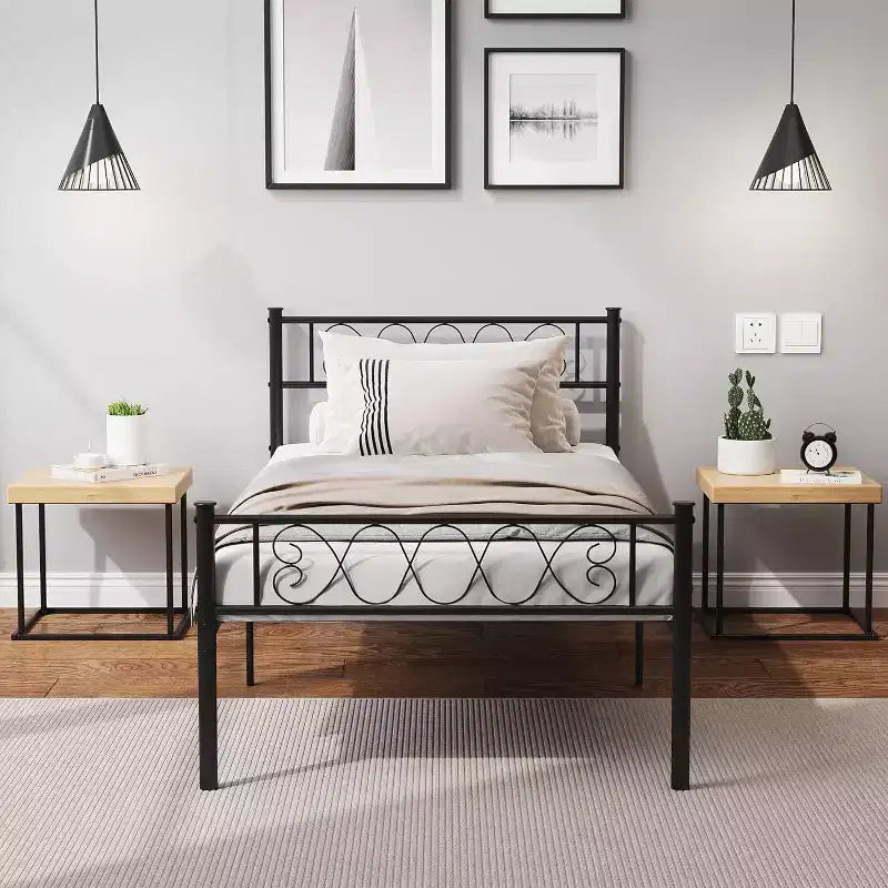 Struttura letto in metallo a una piazza con testiera e pediera a forma di cuore | 31 cm di spazio sotto il letto