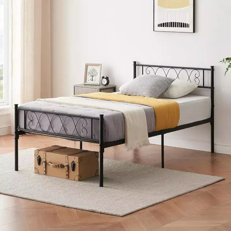 Struttura letto in metallo a una piazza con testiera e pediera a forma di cuore | 31 cm di spazio sotto il letto