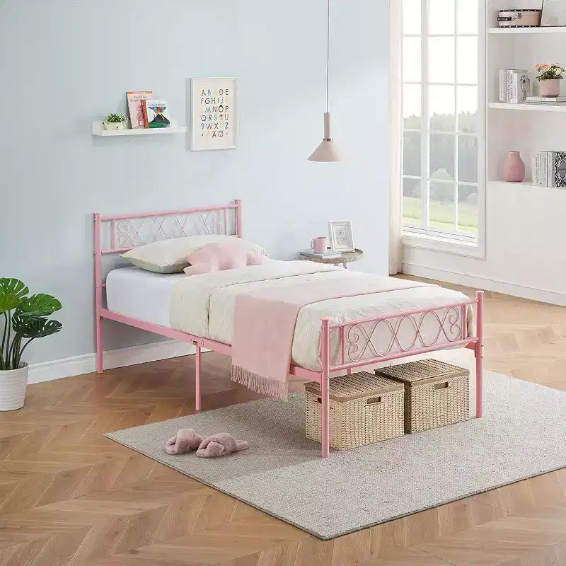 Struttura letto in metallo a una piazza con testiera e pediera a forma di cuore | 31 cm di spazio sotto il letto