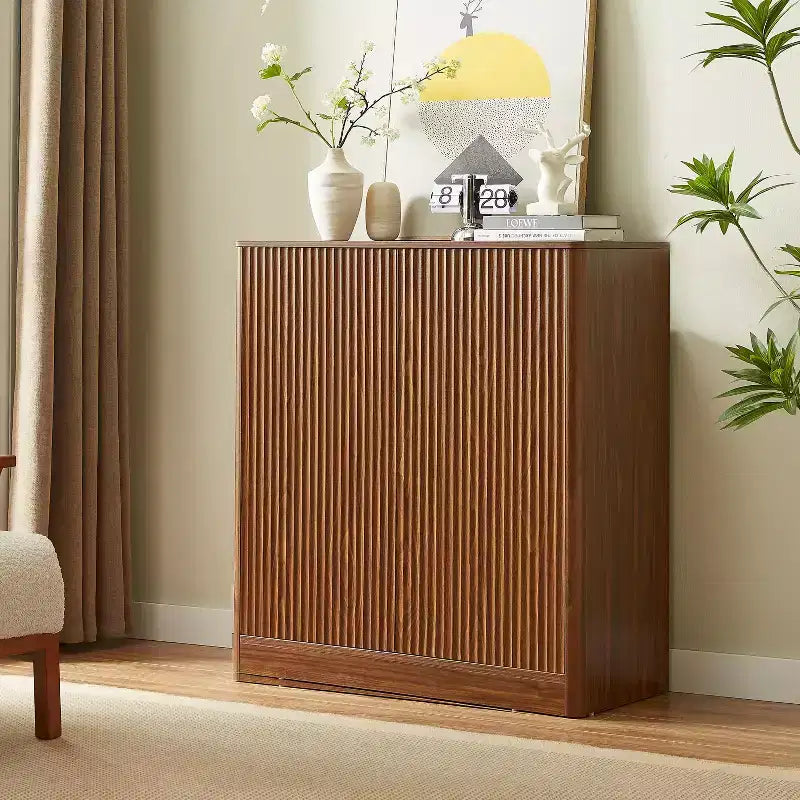 Credenza moderna con design a flauto ondulato e 2 o 4 ante per sala da pranzo o cucina