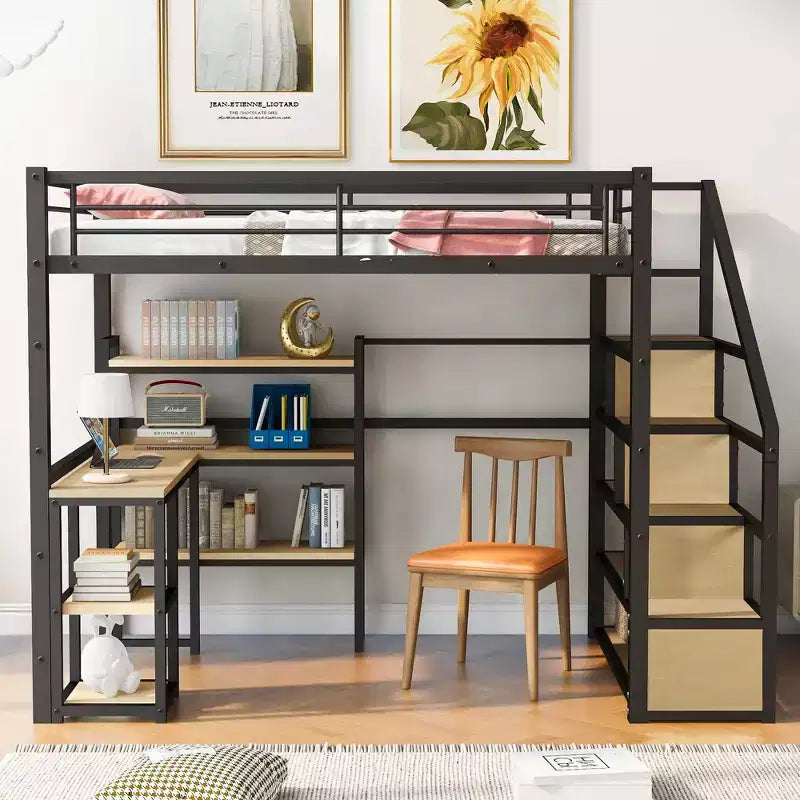 Letto a soppalco matrimoniale in metallo con scala, scrivania e mensole integrate, design salvaspazio, struttura nera, non necessita di rete a molle